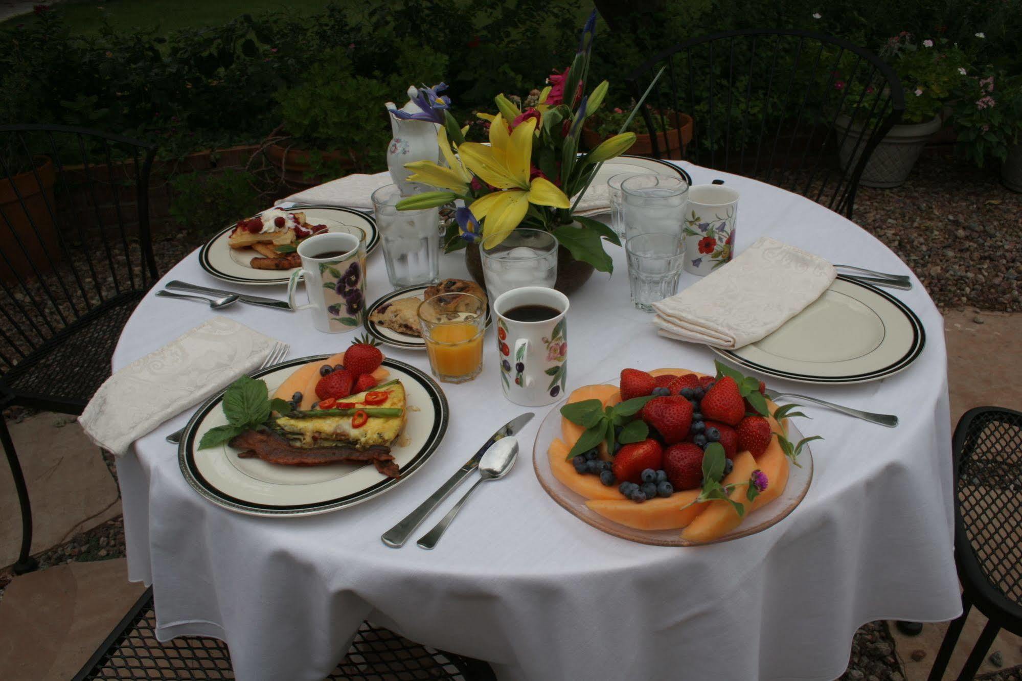 Mon Ami Bed And Breakfast Tucson Esterno foto